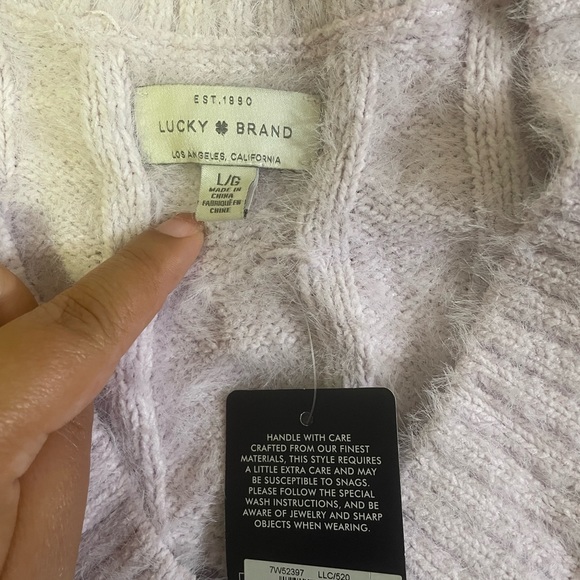 LUCKY BRAND Light Purple Fuzzy V Neck Sweater size Large - Picture 5 of 11
